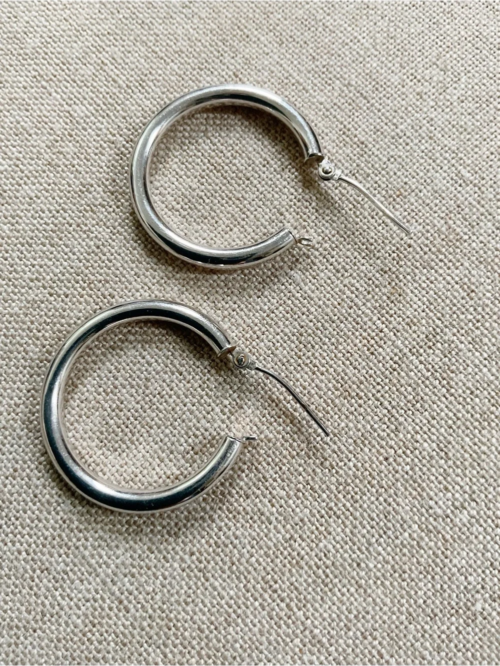 14K White Gold Hoop Earrings 25mm 1” Tubular Hoops Israel 1.73g - Picture 4 of 10